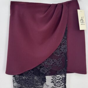 Minigonna Elegante con Inserto in Pizzo e Arricciatura laterale – Made in Italy