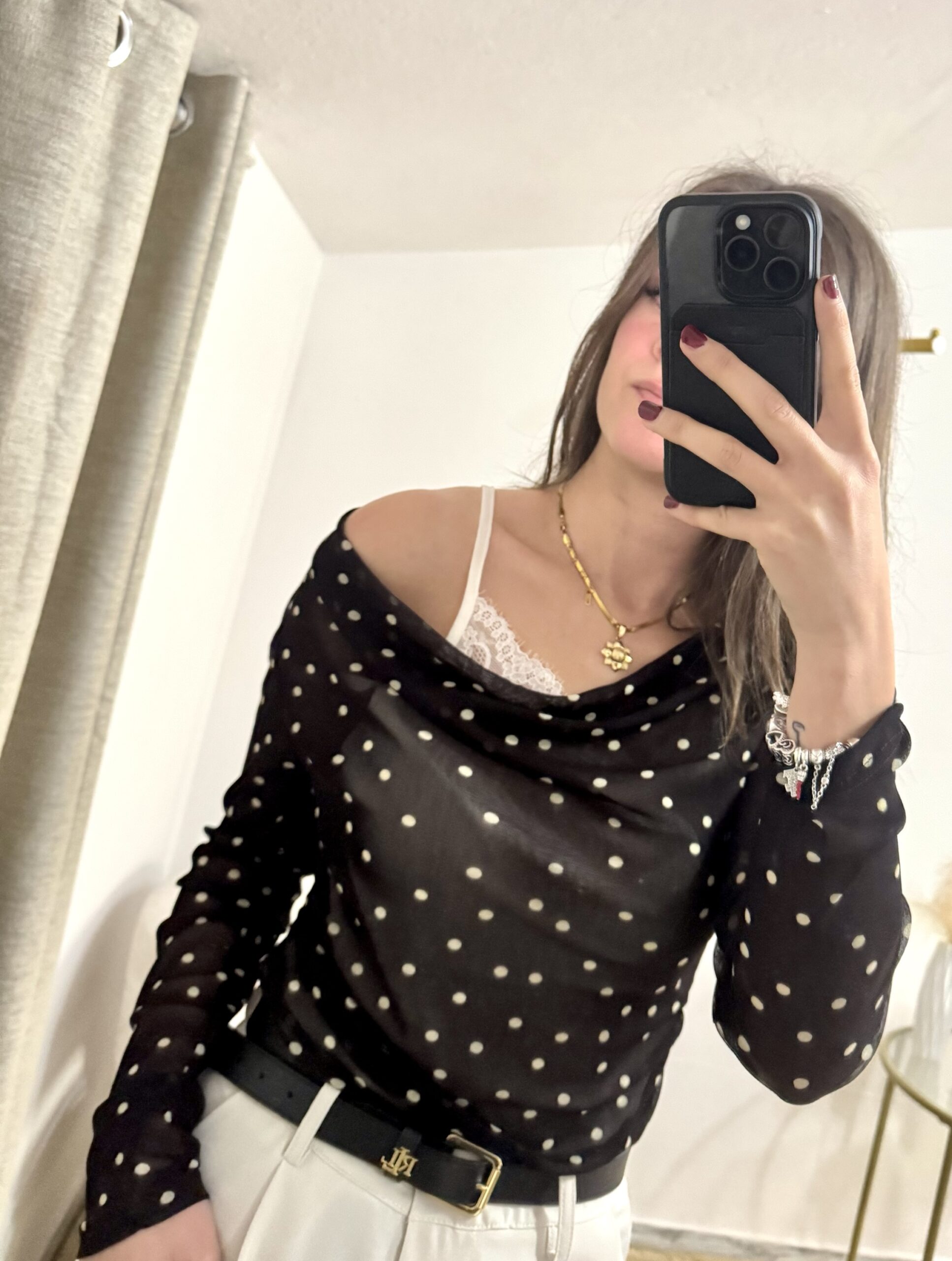 Maglia Semitrasparente a Pois con Scollo Drappeggiato e Dettaglio In pizzo - immagine 2